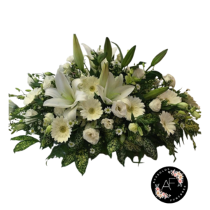 Cojin en Gerberas y Flores Blancas